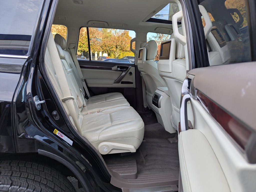 Used 2011 Lexus GX 460 AWD/4WD image 39