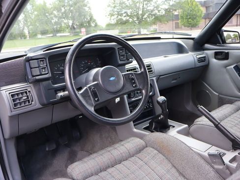 Used 1988 Ford Mustang GT RWD image 15