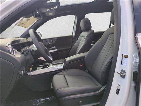 New 2026 Mercedes-Benz GLB 250 image 4