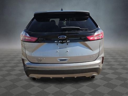 Used 2022 Ford Edge Titanium AWD/4WD image 3