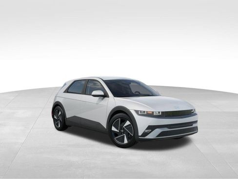 New 2026 Hyundai Ioniq 5 SE RWD image 2