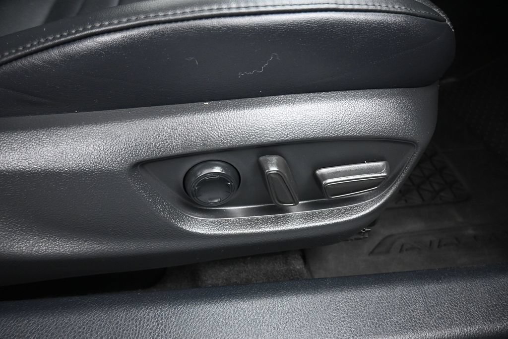 Used 2020 Toyota Avalon Touring w/ Advanced Safety Package FWD image 46