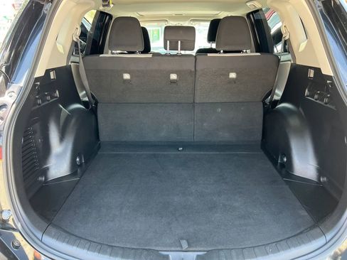 Used 2018 Toyota RAV4 XLE FWD image 25