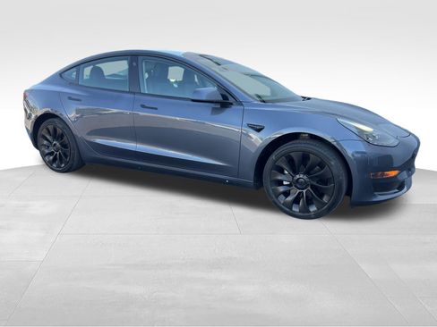 Used 2023 Tesla Model 3 Standard Range RWD image 3