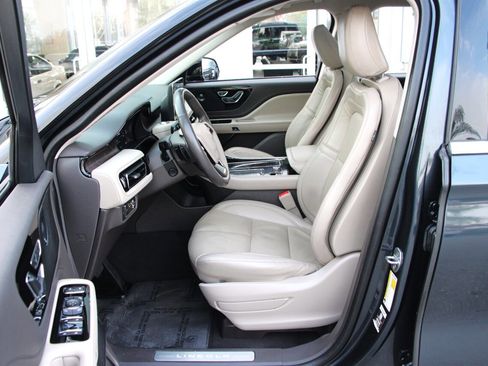 Used 2022 Lincoln Aviator Reserve image 17