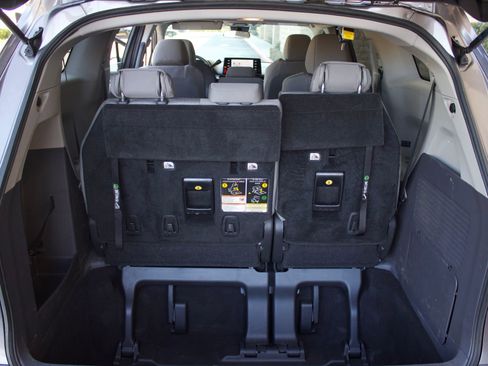 Used 2022 Toyota Sienna LE FWD image 20