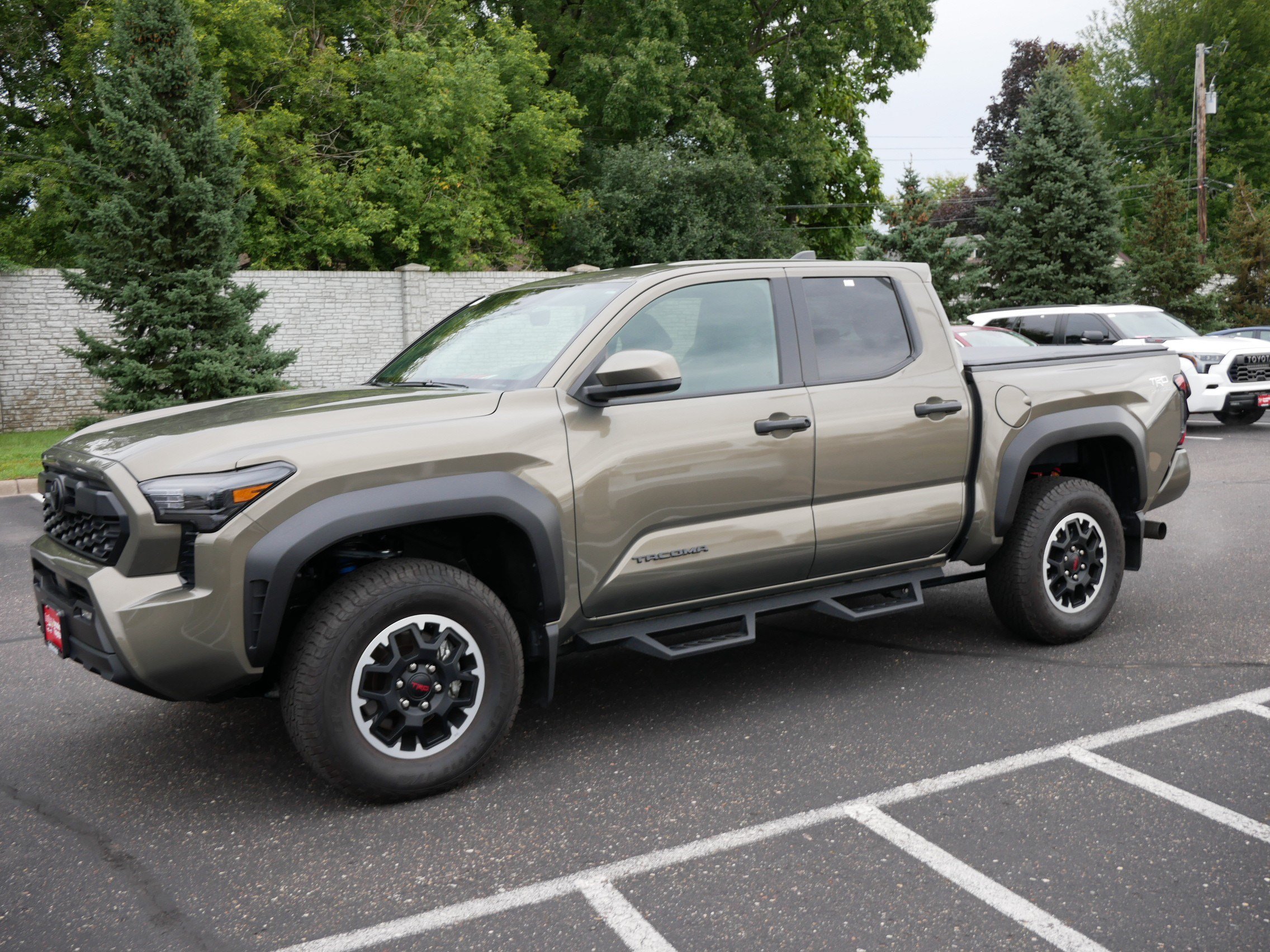 Certified 2025 Toyota Tacoma TRD Off-Road AWD/4WD image 2
