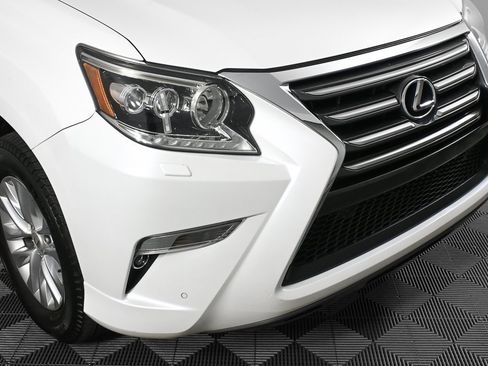 Used 2017 Lexus GX 460 image 33