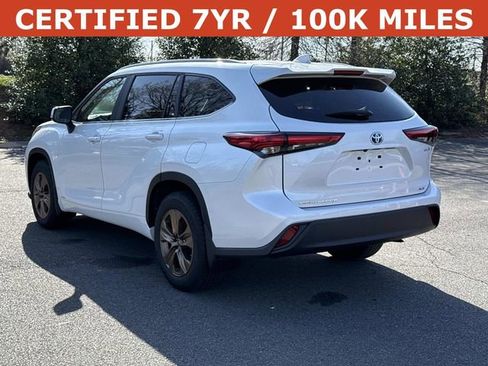 Used 2023 Toyota Highlander Bronze Edition AWD/4WD image 4