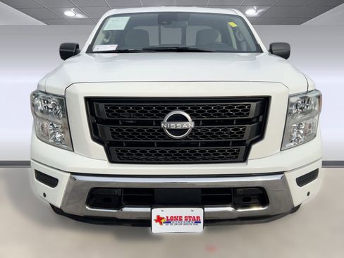 Used 2023 Nissan Titan SV w/ SV Convenience Package image 6