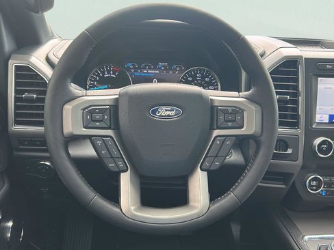 Used 2021 Ford Expedition XLT RWD image 10