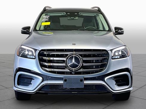 Used 2025 Mercedes-Benz GLS 450 4MATIC image 4