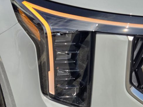 New 2026 Kia Carnival EX image 4