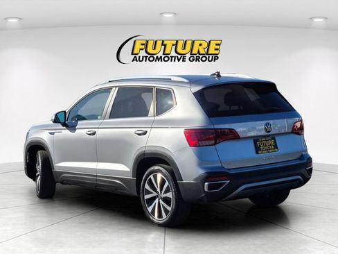 Used 2024 Volkswagen Taos SE FWD image 7