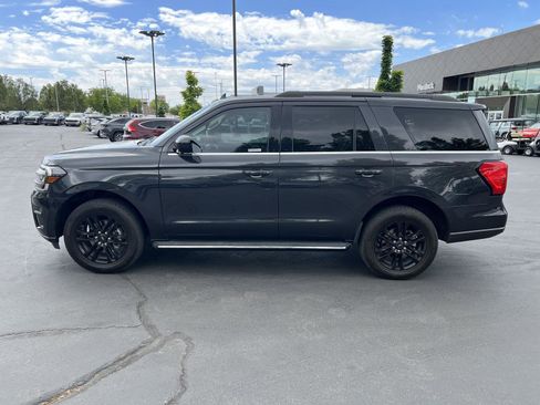 Used 2022 Ford Expedition XLT RWD image 12