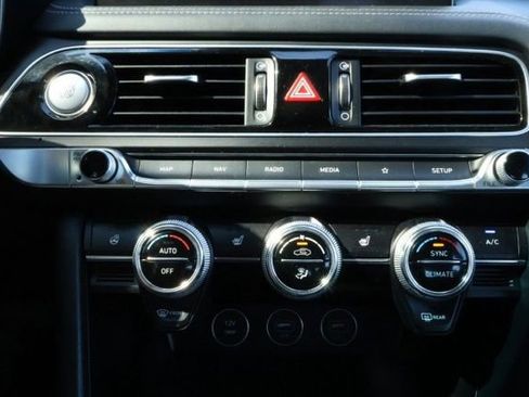 Used 2023 Genesis G70 2.0T image 26