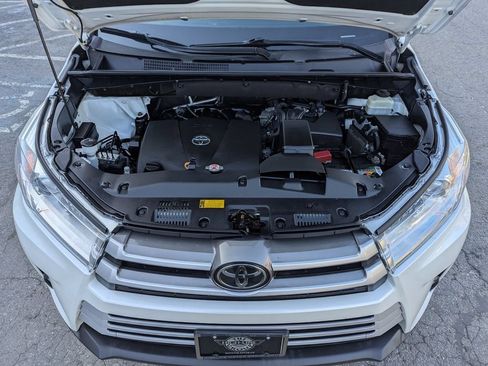 Used 2018 Toyota Highlander XLE AWD/4WD image 55