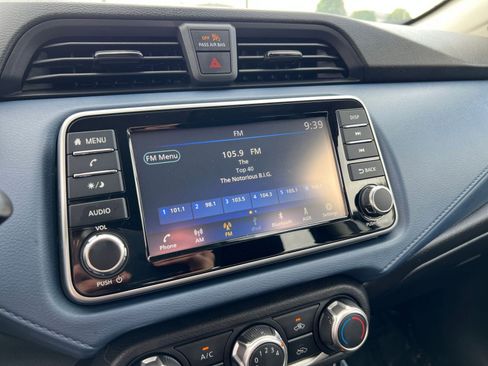 Used 2025 Nissan Versa SV FWD image 21