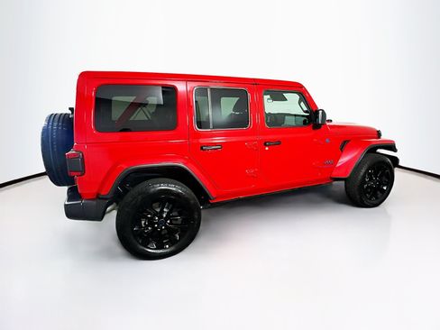 Used 2025 Jeep Wrangler Unlimited Sahara w/ Safety Group AWD/4WD image 10