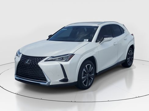 Used 2022 Lexus UX 200 w/ Premium Package FWD image 3