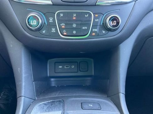 Certified 2024 Chevrolet Equinox LT w/ LPO, Floor Liner Package FWD image 27