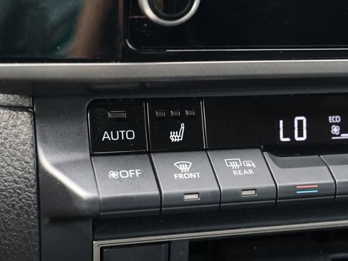 Used 2025 Toyota Camry LE AWD/4WD image 3