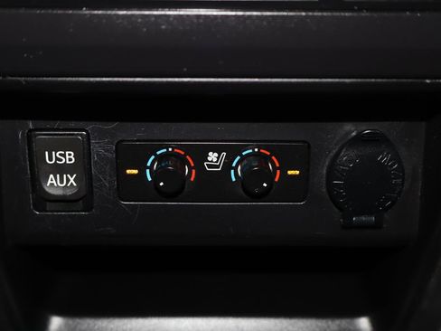 Used 2018 Toyota 4Runner Limited AWD/4WD image 32