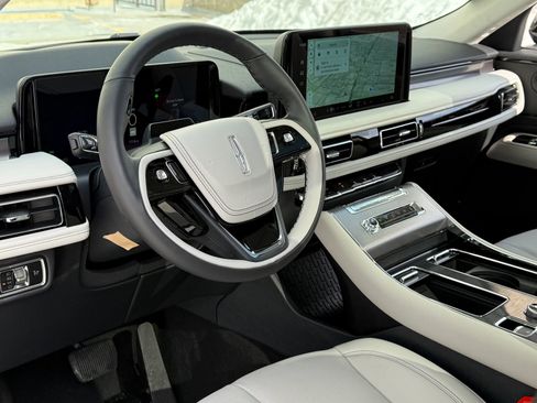 New 2026 Lincoln Aviator AWD image 22