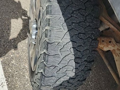 Used 2022 Chevrolet Silverado 2500 LTZ w/ LTZ Convenience Package image 13