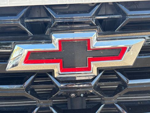 Used 2026 Chevrolet Silverado 2500 ZR2 AWD/4WD image 8