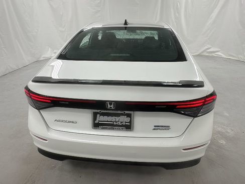 Used 2023 Honda Accord Sport image 4