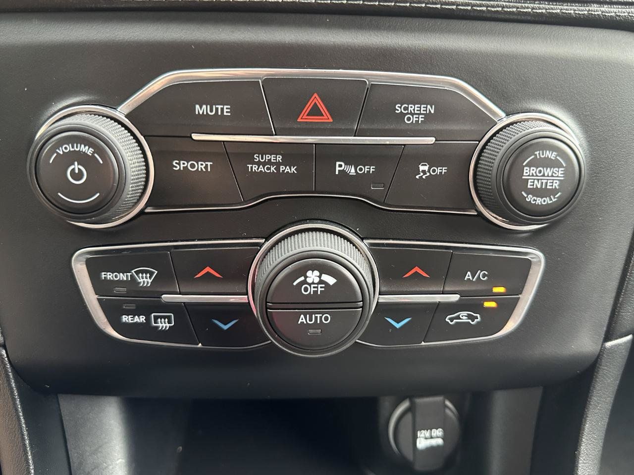 Used 2020 Dodge Charger SXT w/ Plus Group AWD/4WD image 60