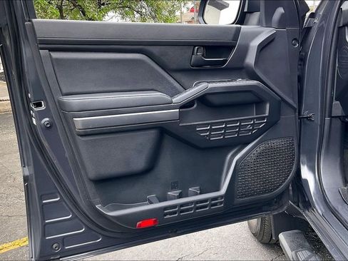 Used 2024 Toyota Tacoma SR5 AWD/4WD image 20