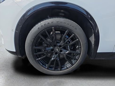 New 2025 Maserati Grecale Modena image 16
