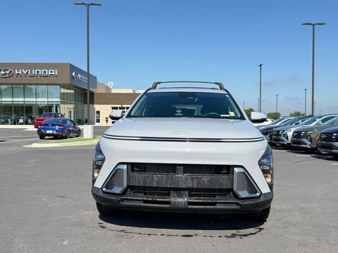 Certified 2025 Hyundai Kona SEL FWD image 2