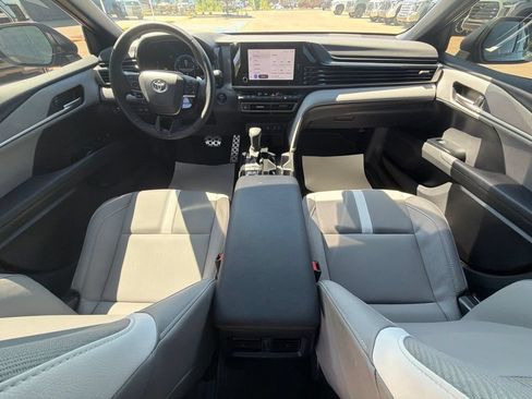 Used 2025 Toyota Camry SE FWD image 22