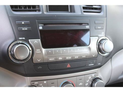 Used 2012 Toyota Highlander 4WD w/ Tech Pkg image 23