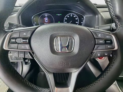 Used 2018 Honda Accord Touring image 13