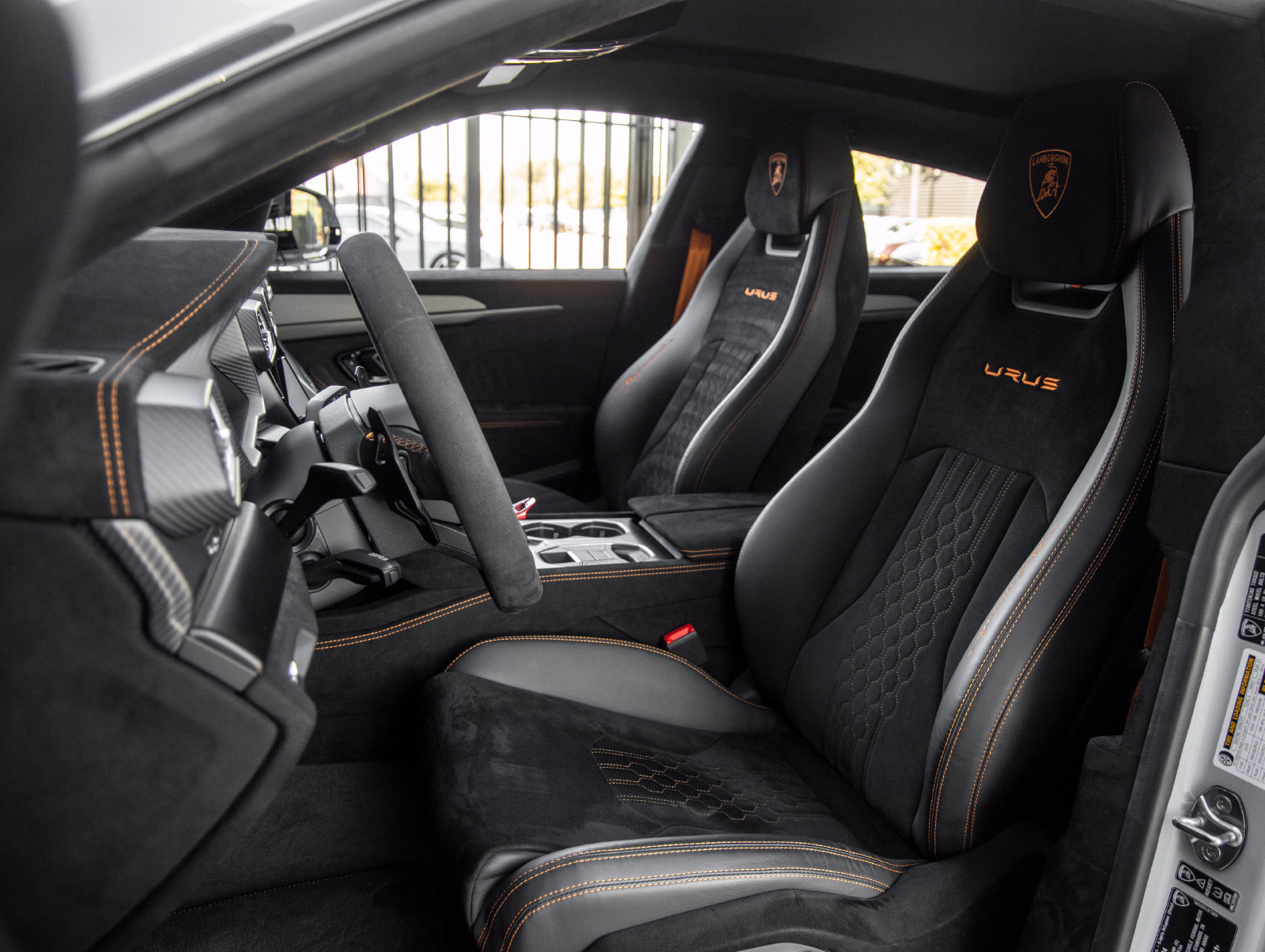 Used 2024 Lamborghini Urus Performante AWD/4WD image 35