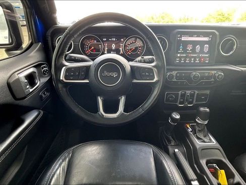 Used 2018 Jeep Wrangler Unlimited Sahara image 5