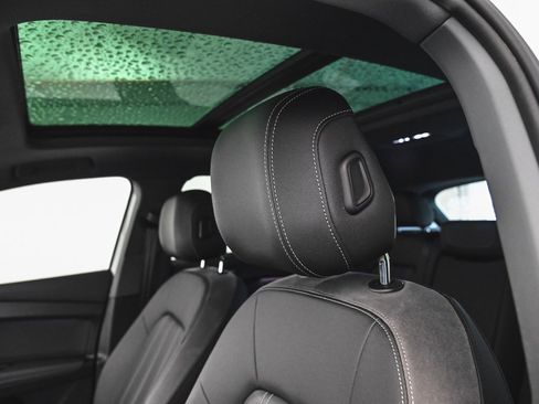 Used 2023 Audi Q4 e-tron Premium Plus w/ Premium Plus image 31