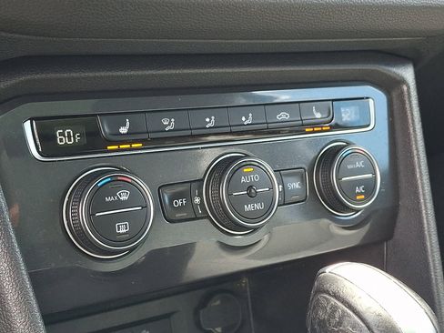 Used 2021 Volkswagen Tiguan SE w/ Panoramic Sunroof Package AWD/4WD image 18