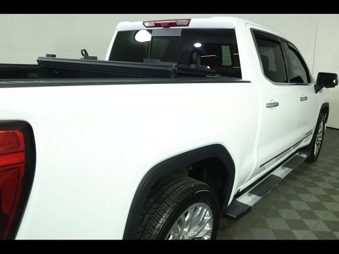 Used 2024 GMC Sierra 1500 Denali w/ Technology Package AWD/4WD image 21