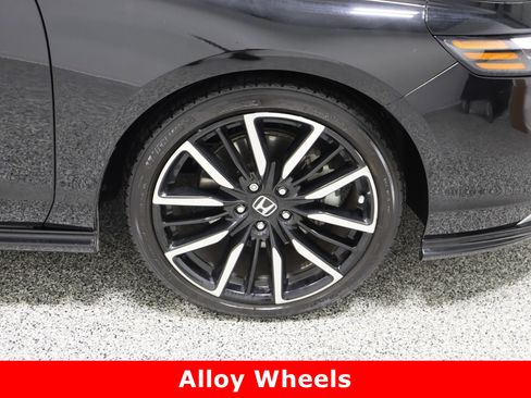 Used 2023 Honda Accord Touring image 5