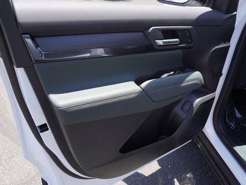 New 2026 GMC Terrain AT4 w/ Technology Package II AWD/4WD image 16