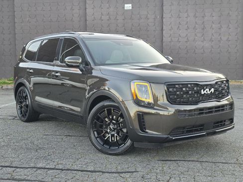 Used 2022 Kia Telluride EX w/ EX Premium Package AWD/4WD image 3