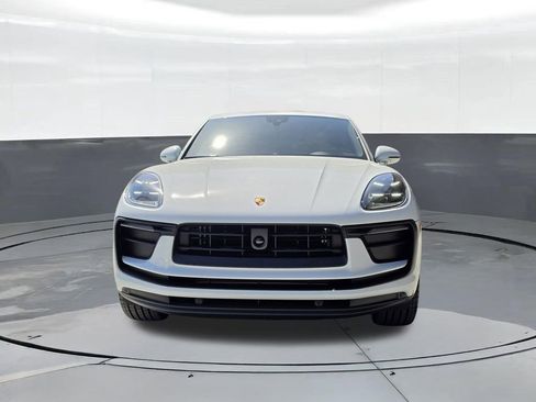 New 2026 Porsche Macan AWD/4WD image 9