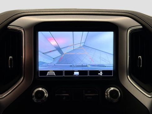 Used 2020 GMC Sierra 1500 SLE w/ SLE Value Package image 13
