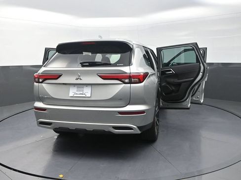 Used 2023 Mitsubishi Outlander SE AWD/4WD image 34