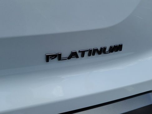New 2026 Nissan Pathfinder Platinum FWD image 9